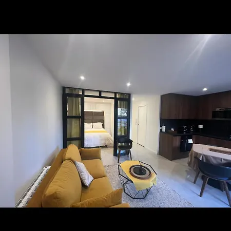 Deux. Pieces Face A La Scene. Apartment Neuilly-sur-Seine Exterior photo